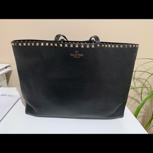 Valentino Rockstud leather tote bag
